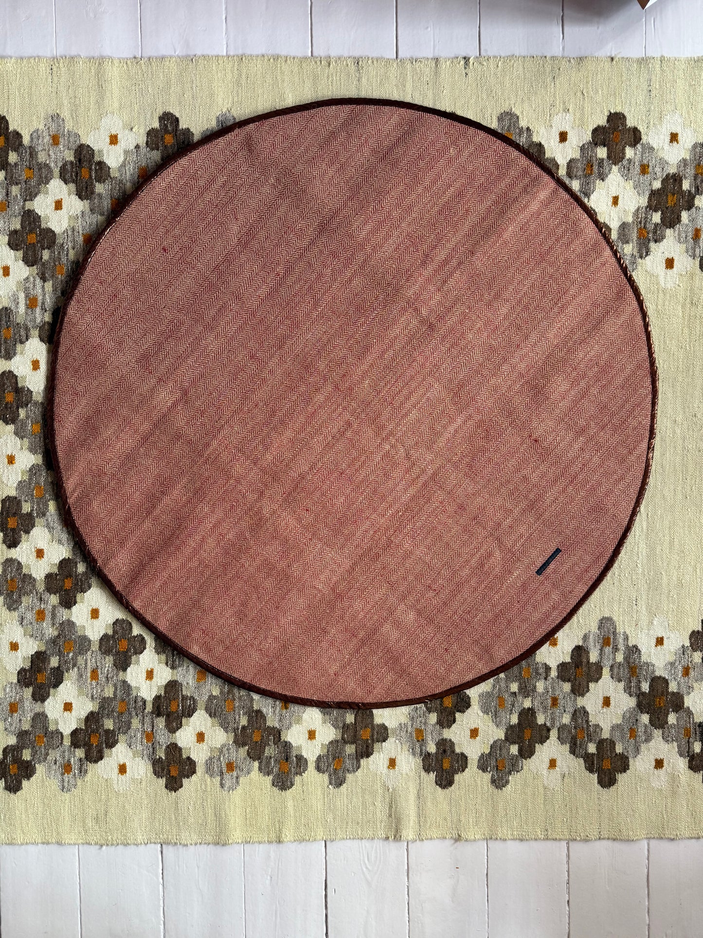 CHRISTMAS TREE SKIRT - CRÈME de la CRÈME à la HELLE