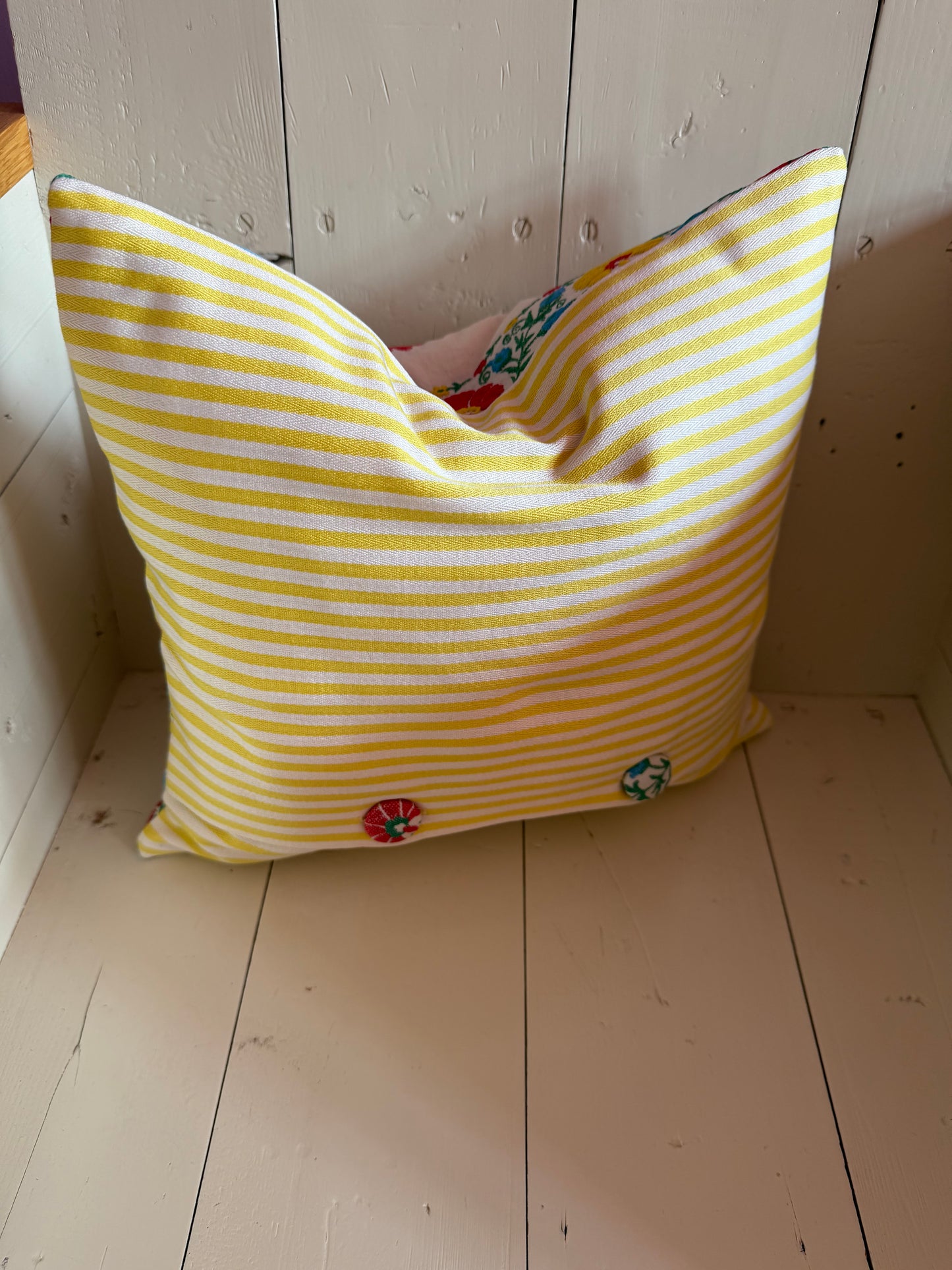 LE PETIT PILLOW NR. 2 - CRÈME de la CRÈME à la HELLE