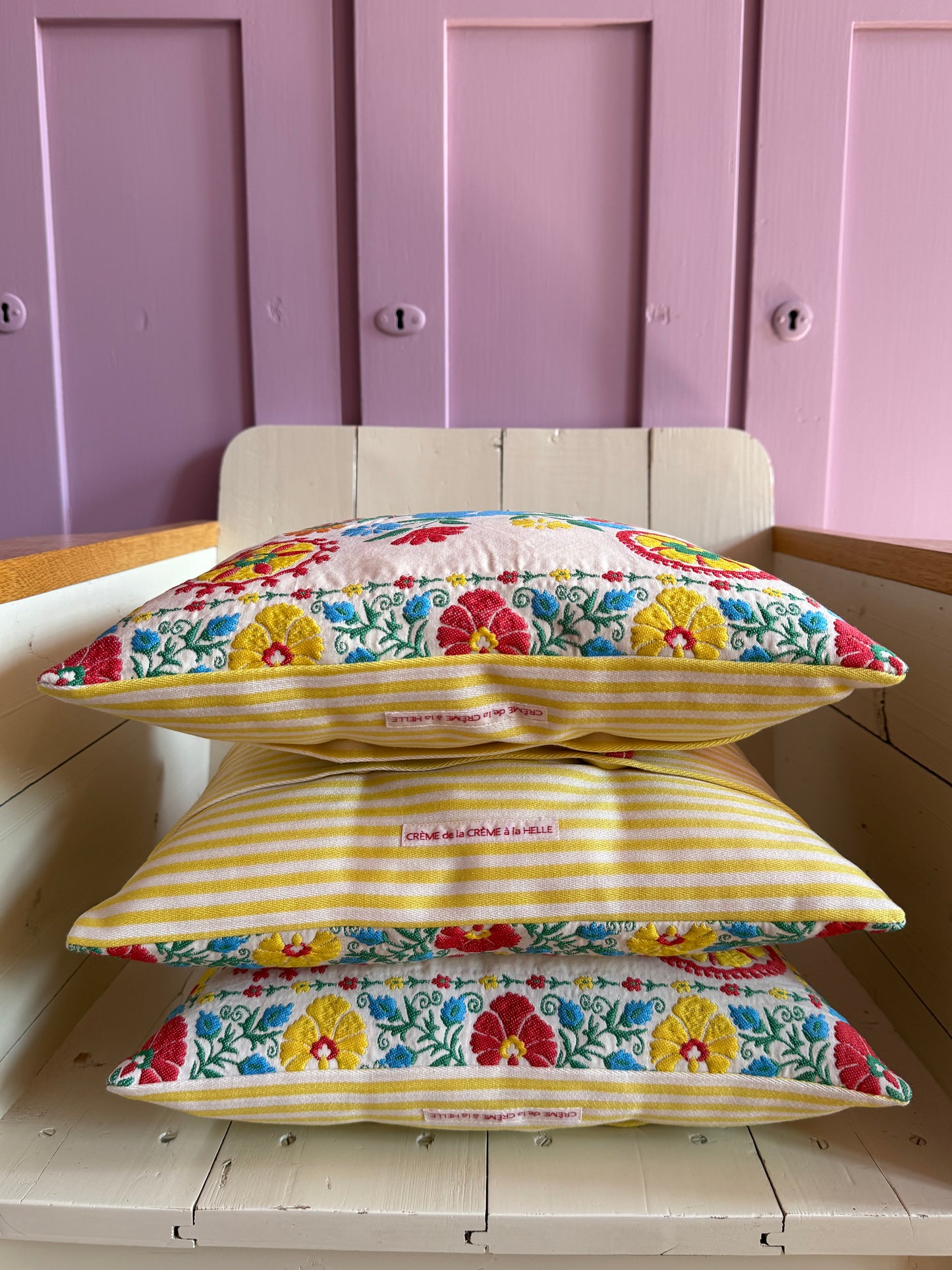 LE PETIT PILLOW NR. 2 - CRÈME de la CRÈME à la HELLE