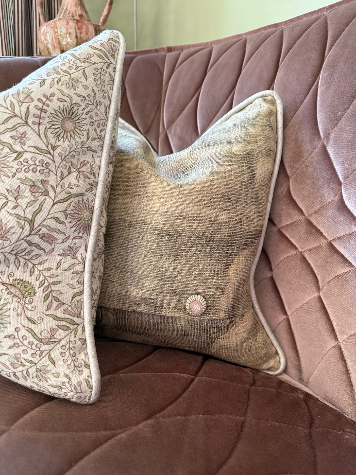 DAISY PILLOW - CRÈME de la CRÈME à la HELLE