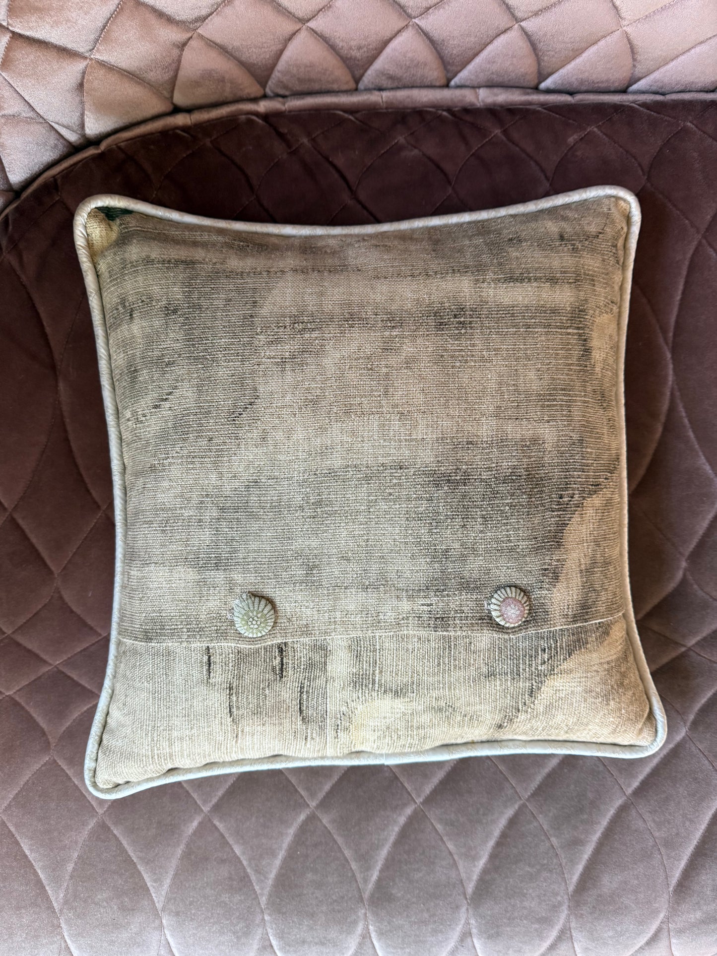 DAISY PILLOW - CRÈME de la CRÈME à la HELLE