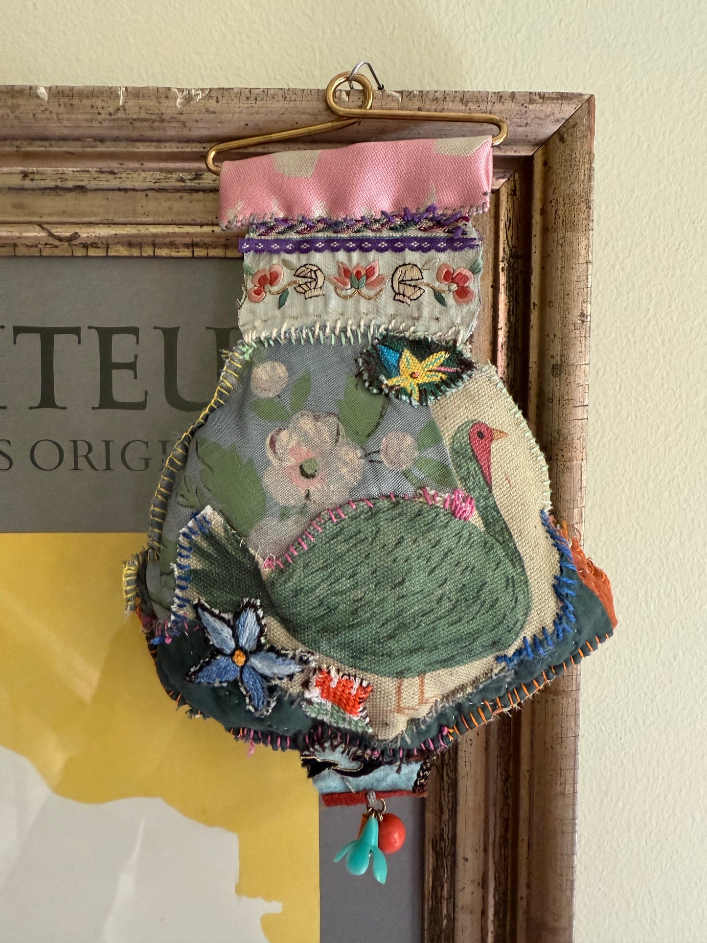 PEACOCK NO. 2 - CRÈME de la CRÈME à la HELLE