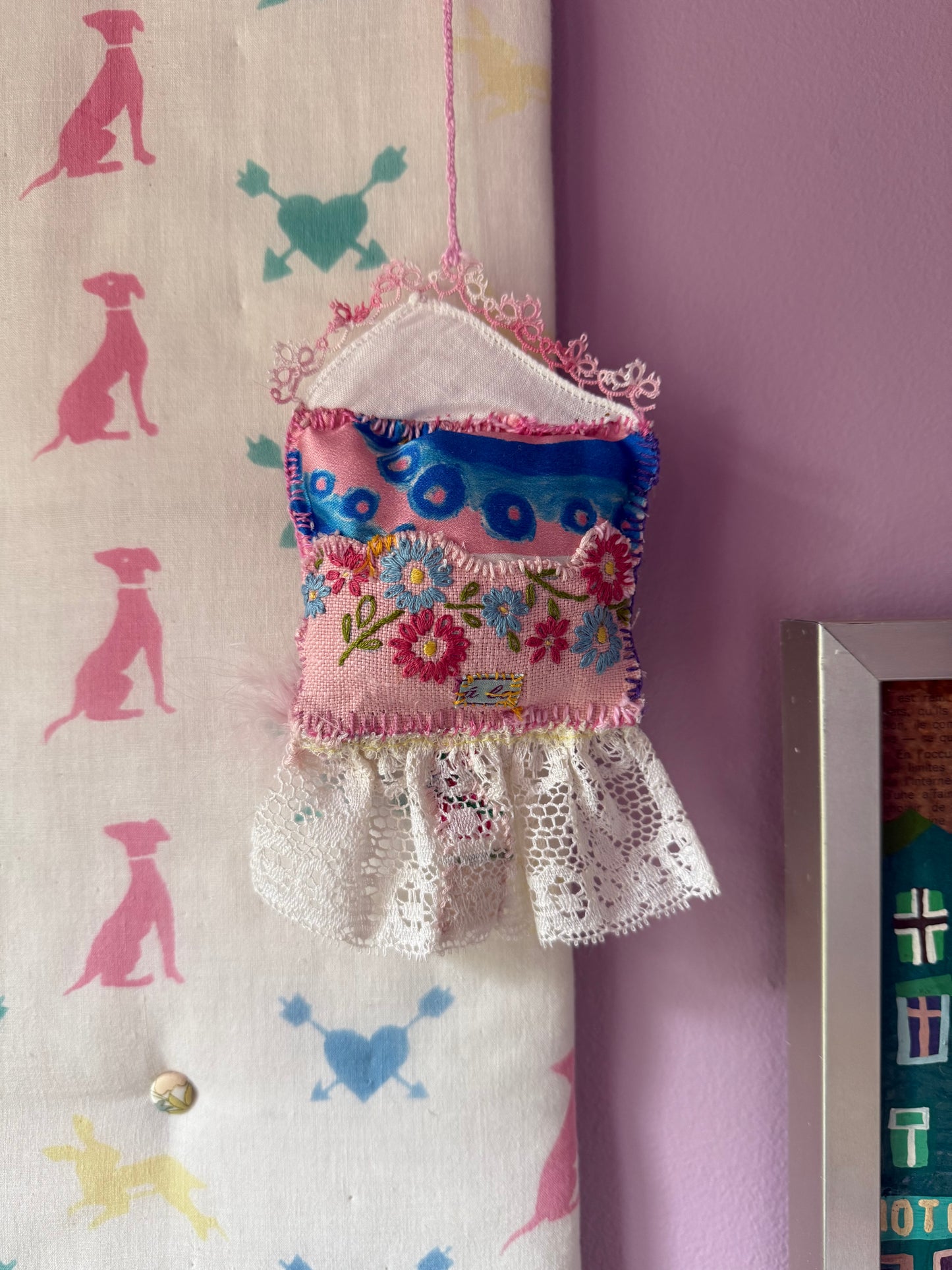 WALL DECORATION LITTLE TWIN STARS NO. 14 - CRÈME de la CRÈME à la HELLE