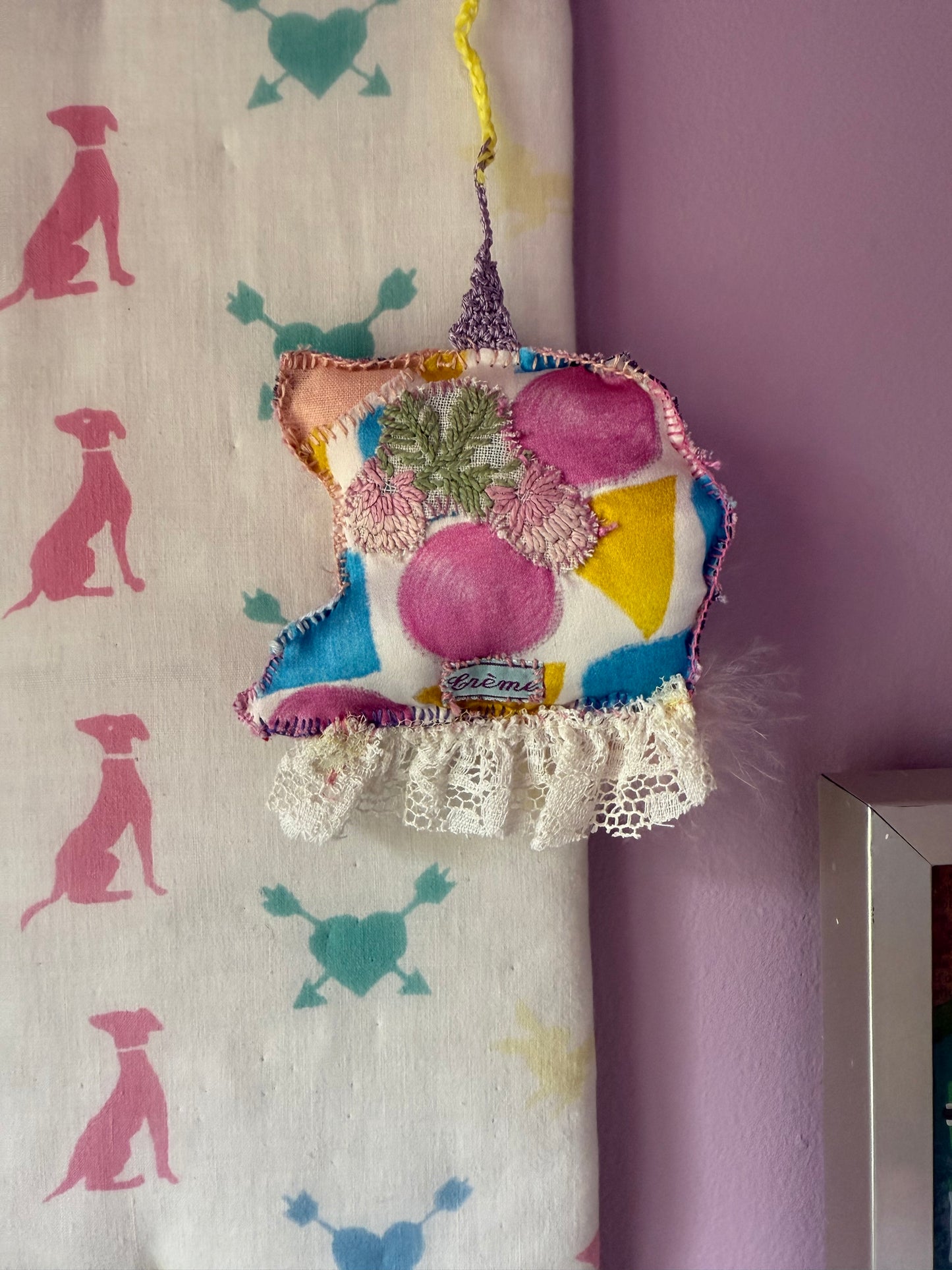 WALL DECORATION LITTLE TWIN STARS NO. 11 - CRÈME de la CRÈME à la HELLE