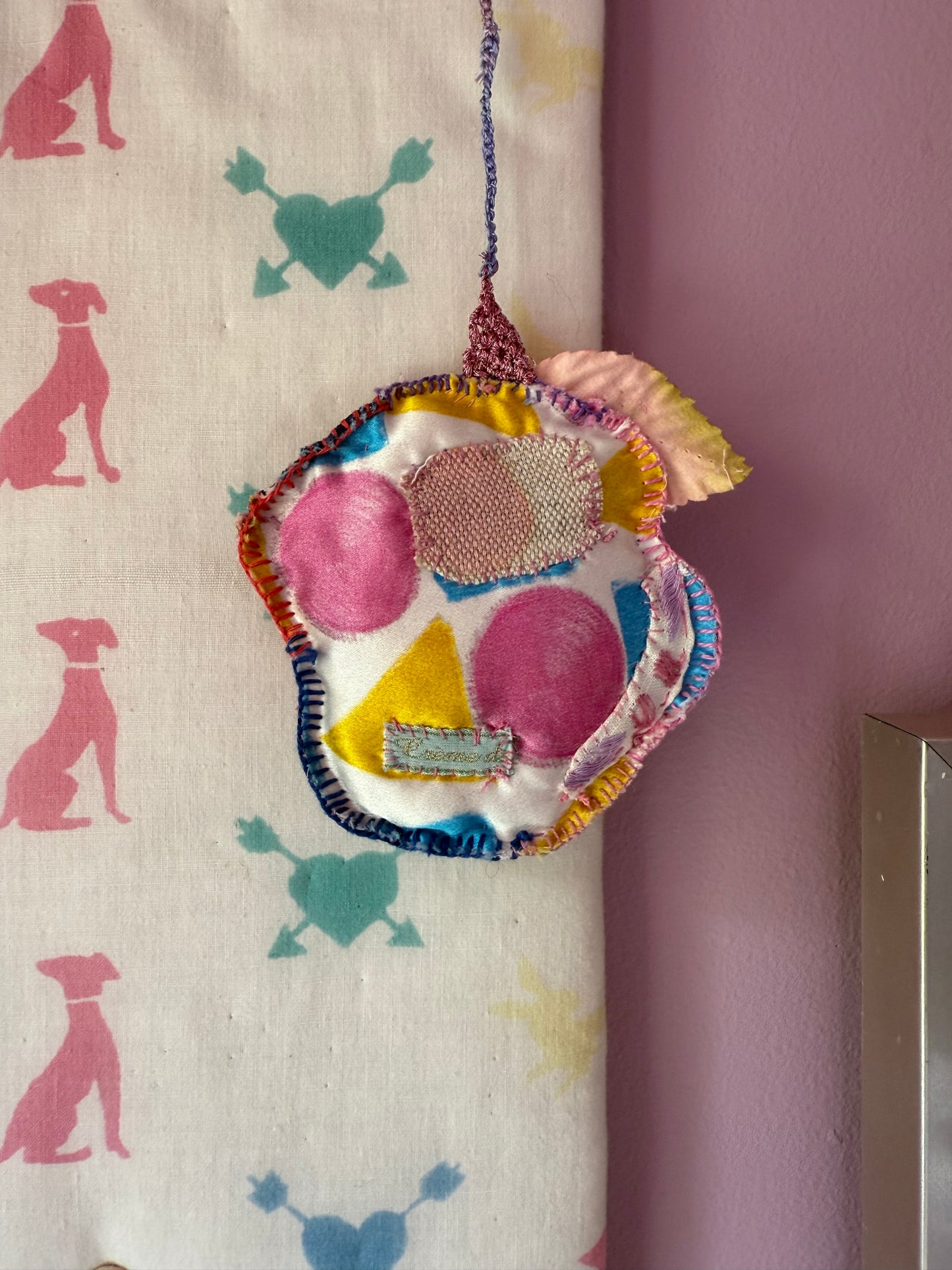 WALL DECORATION LITTLE TWIN STARS NO. 12 - CRÈME de la CRÈME à la HELLE