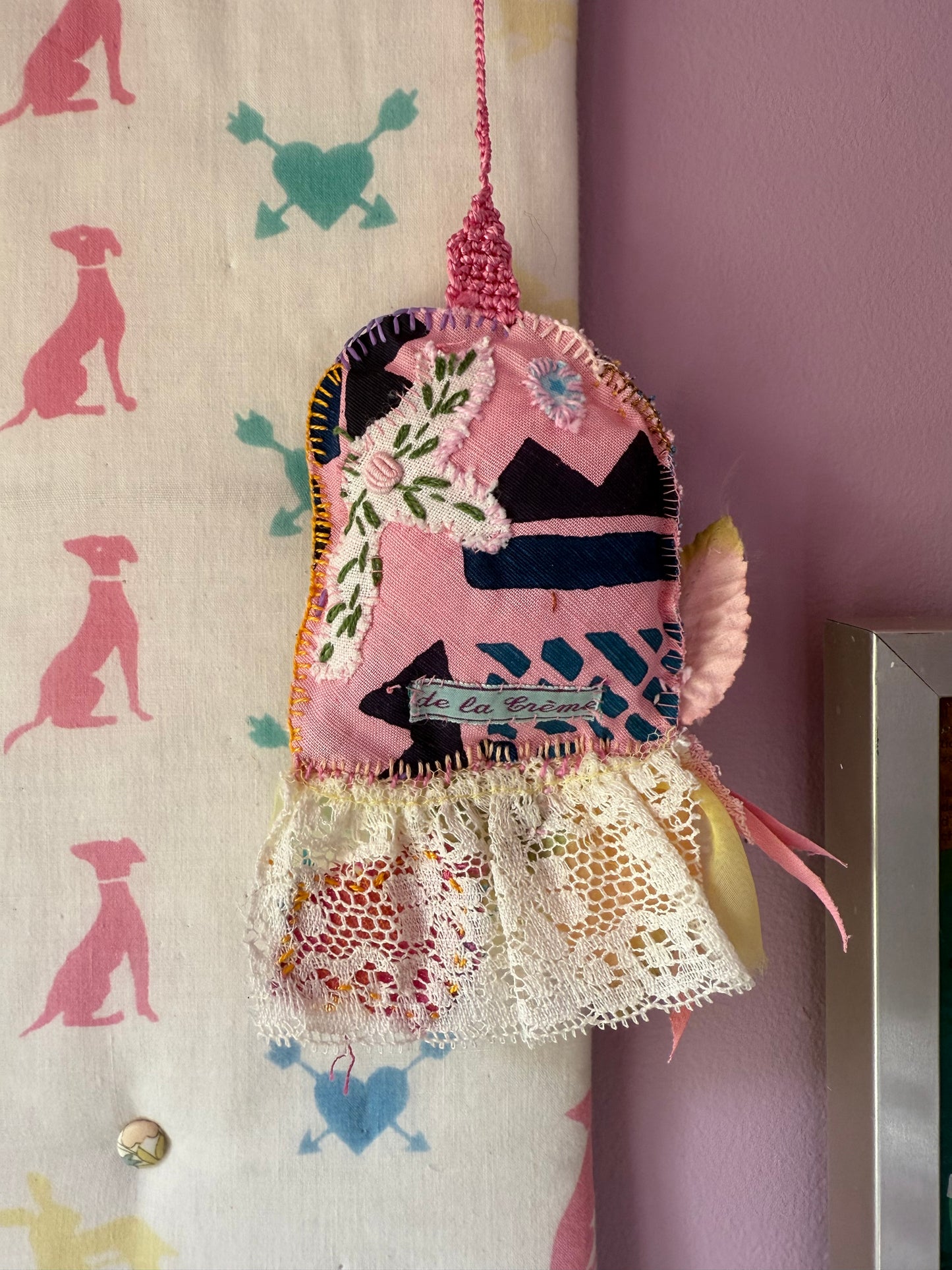 WALL DECORATION LITTLE TWIN STARS NO. 13 - CRÈME de la CRÈME à la HELLE