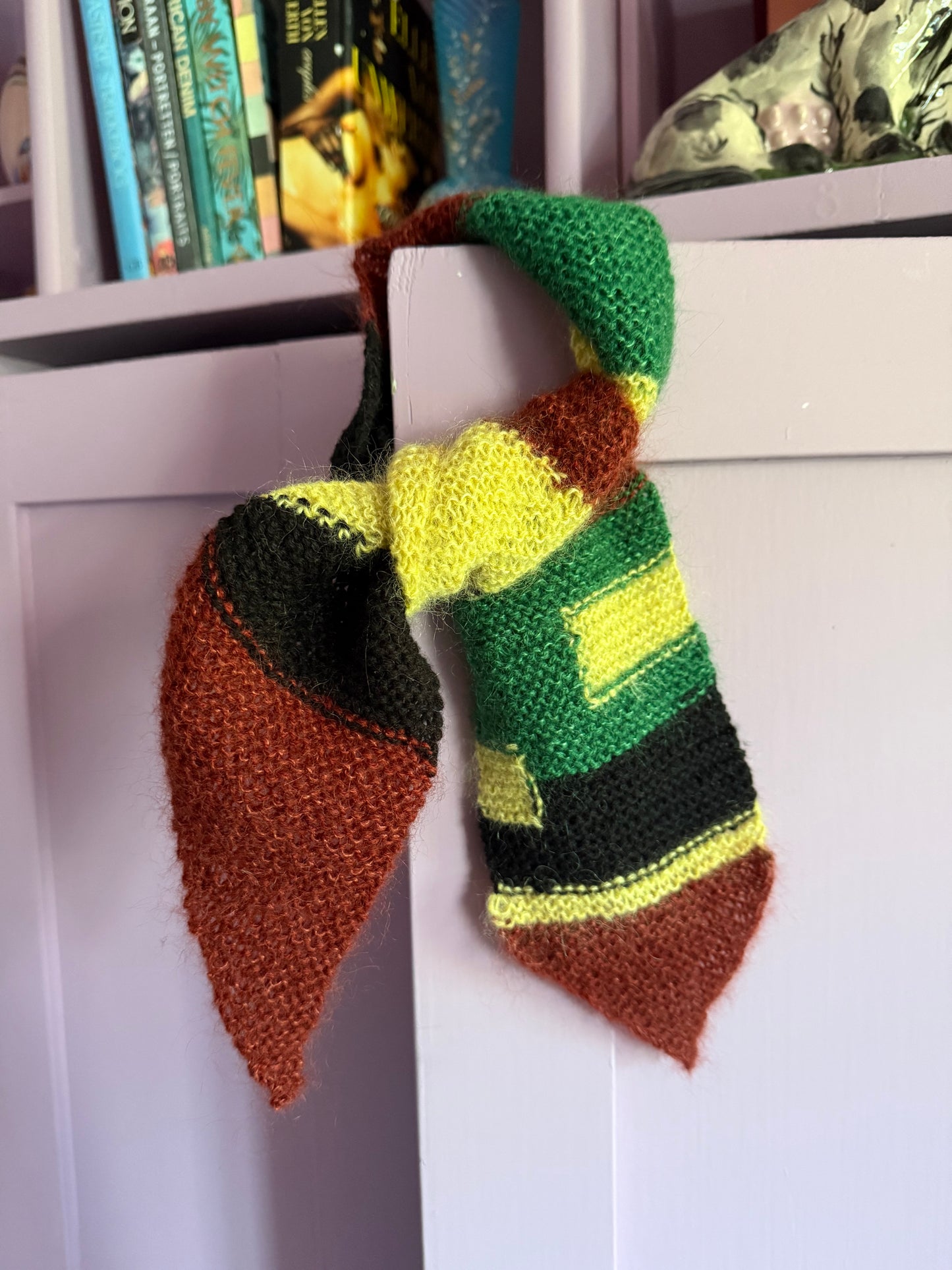 THE ARTIST' FAVORITE SCARF