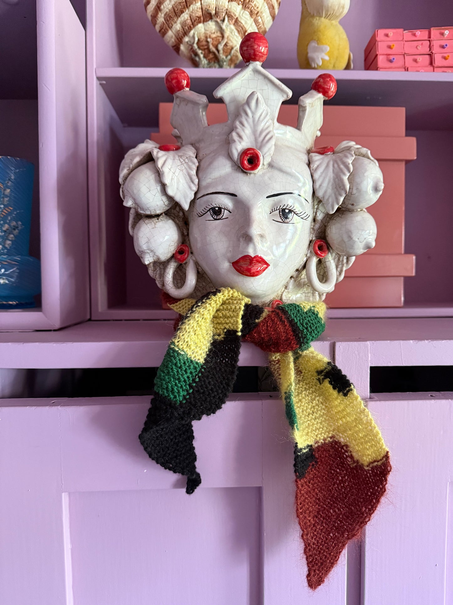 THE ARTIST' FAVORITE SCARF