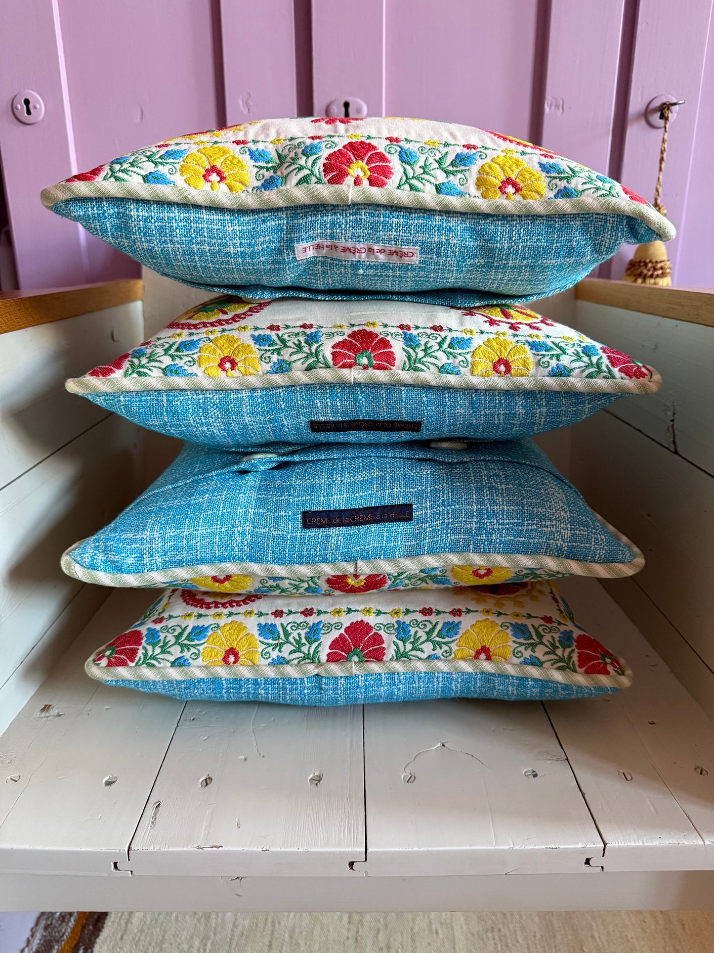 LE PETIT PILLOW NR. 1 - CRÈME de la CRÈME à la HELLE