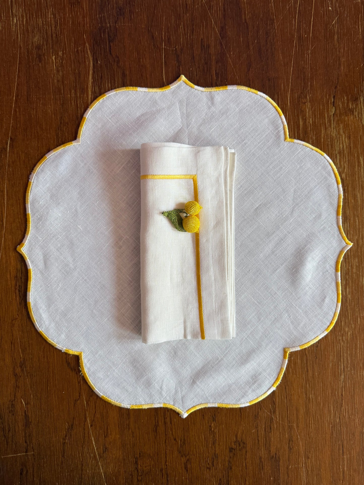 NAPKIN WITH LEMON