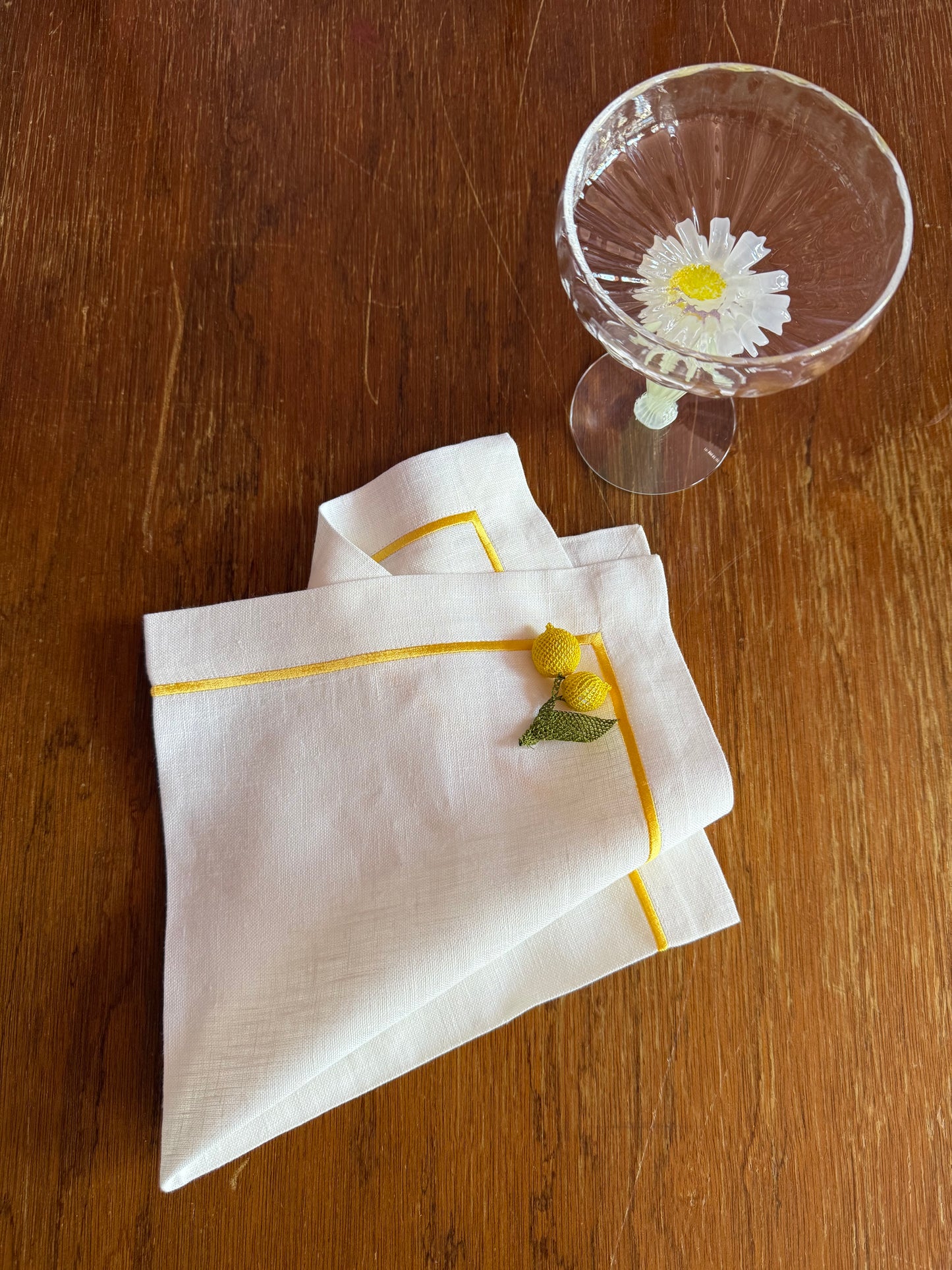 NAPKIN WITH LEMON
