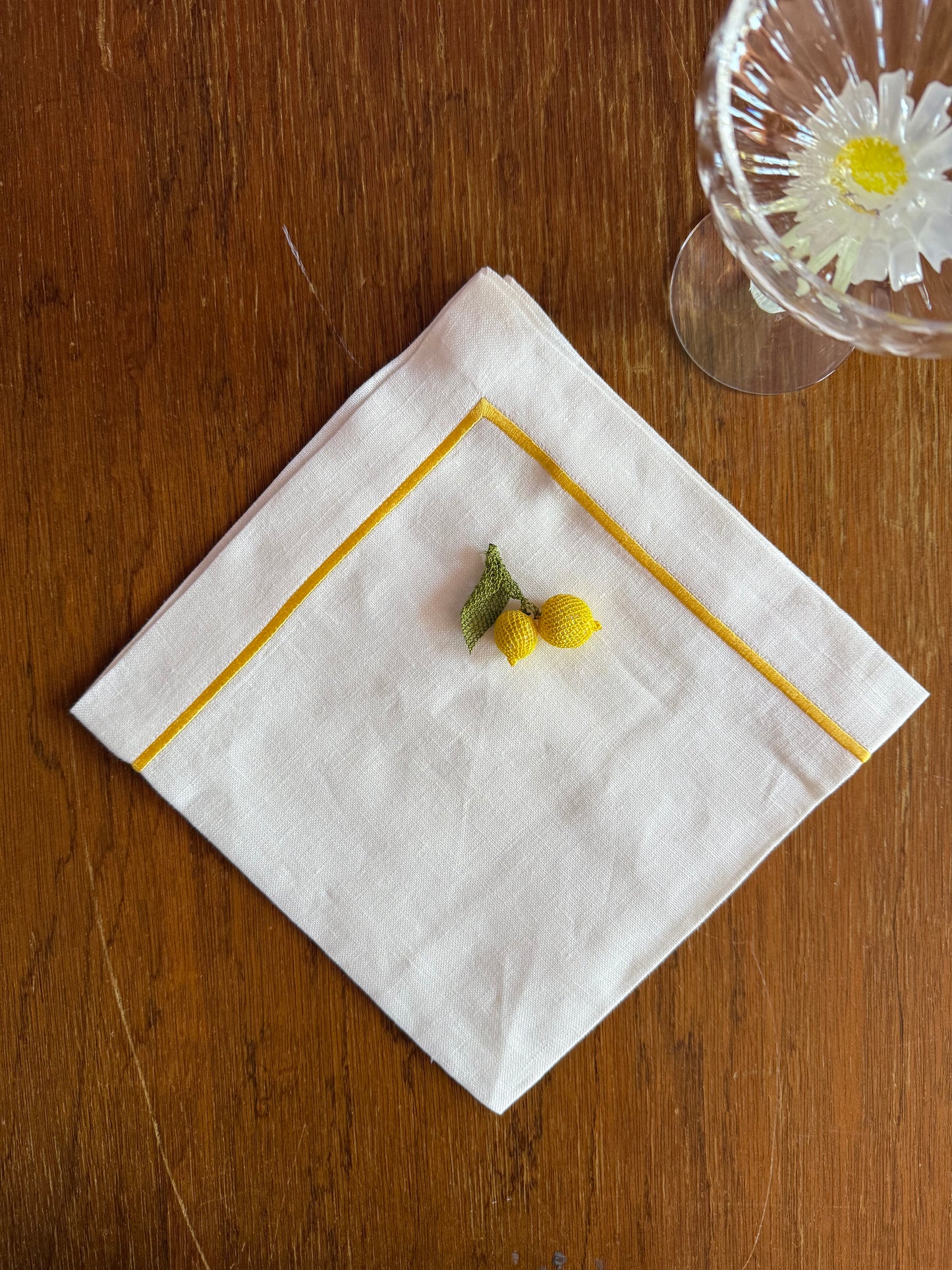 NAPKIN WITH LEMON