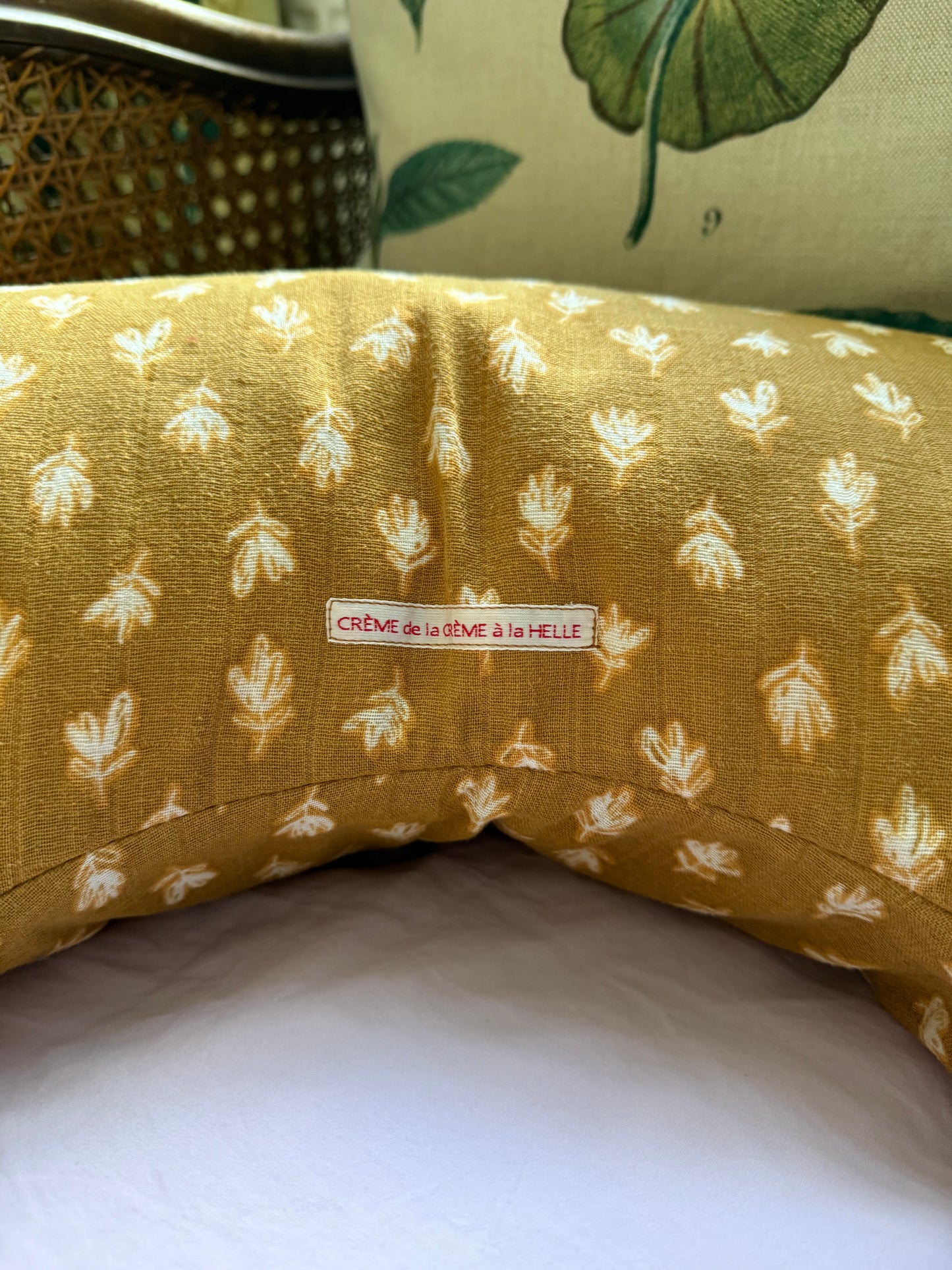 NURSING PILLOW NO. 1 - CRÈME de la CRÈME à la HELLE