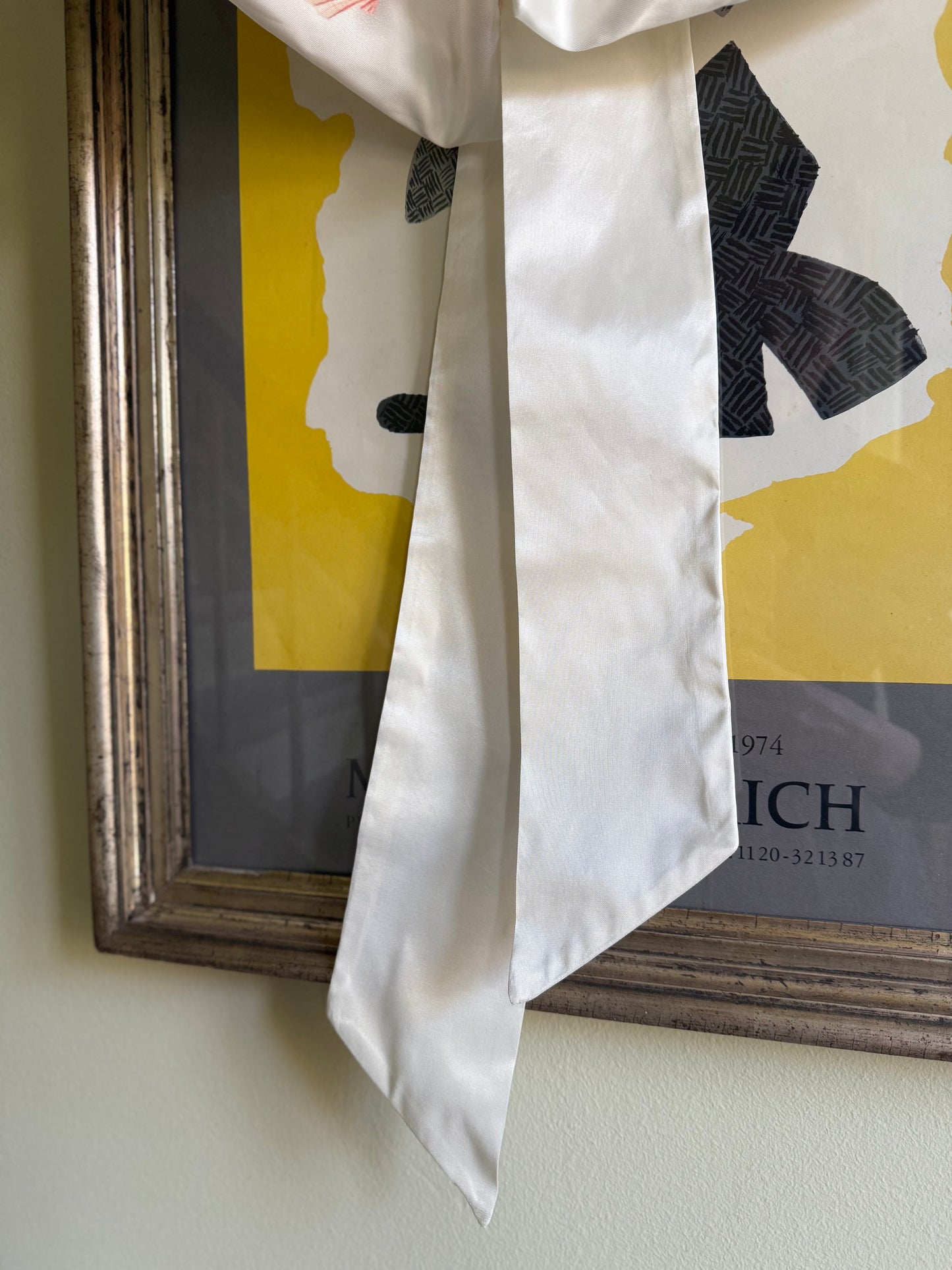 BOW DECORATION SAKS POTTS - CRÈME de la CRÈME à la HELLE