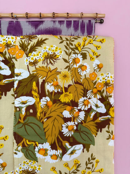 FLOWER AND JEANS TAPESTRY - CRÈME de la CRÈME à la HELLE