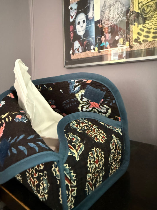TISSUE BOX HOLDER - CRÈME de la CRÈME à la HELLE
