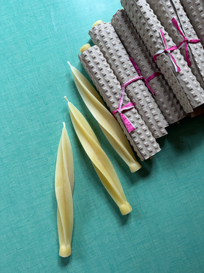 TWISTED BEESWAX CANDLE - SCENT OF HONEY CANDLES