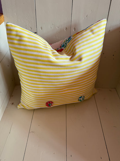 LE PETIT PILLOW NR. 2 - CRÈME de la CRÈME à la HELLE