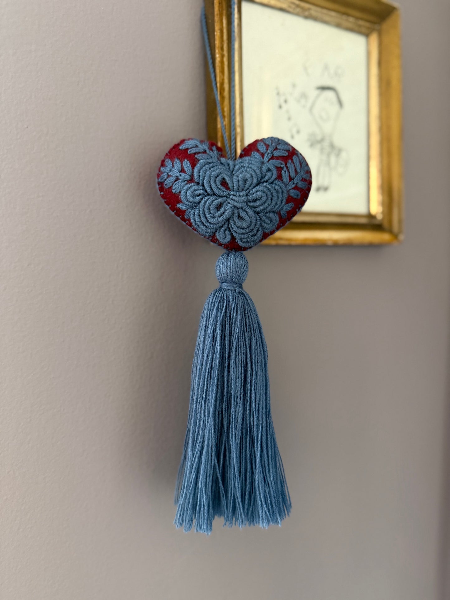 EMBROIDED CHRISTMAS HEART NR. 1