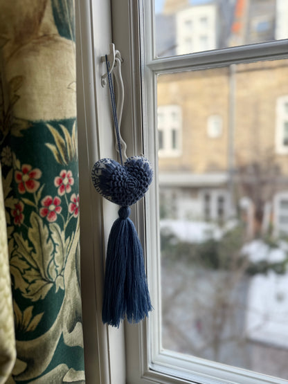 EMBROIDED CHRISTMAS HEART NR. 3