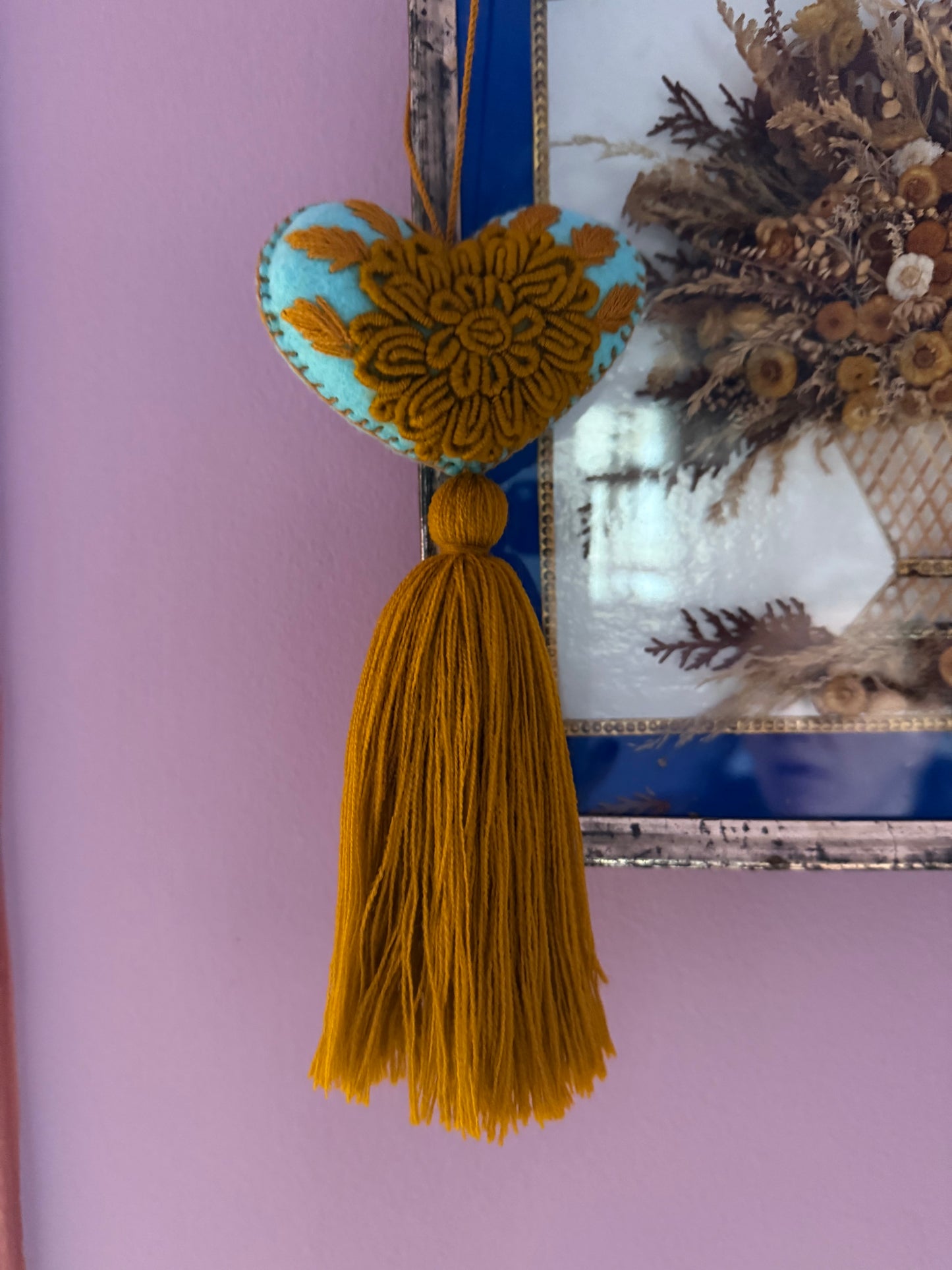 EMBROIDED EASTER HEART NR. 3