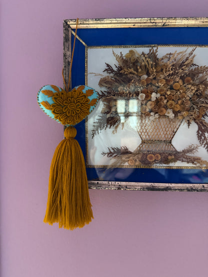 EMBROIDED EASTER HEART NR. 3