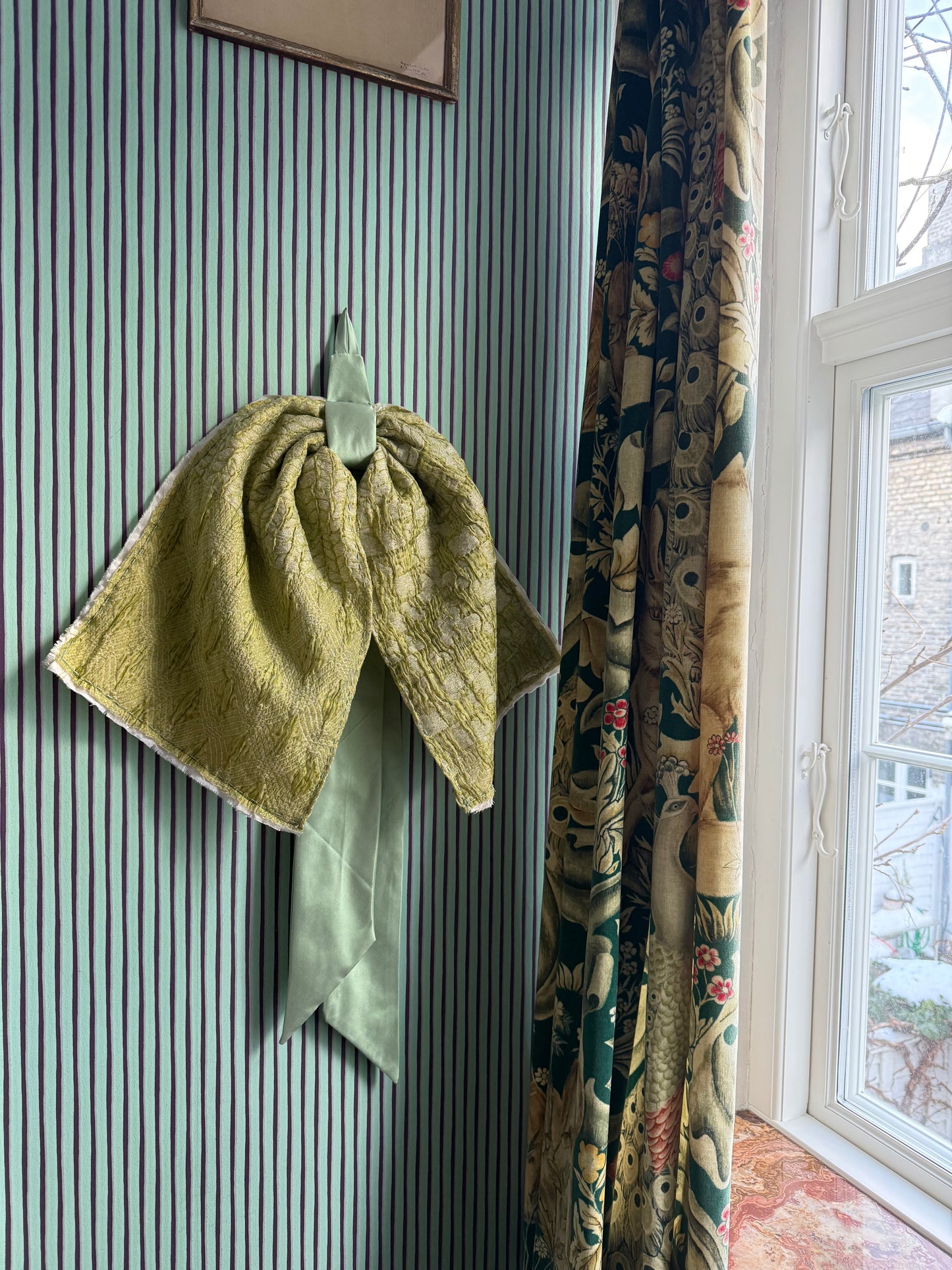 BOW DECORATION BOUCLÉ - CRÈME de la CRÈME à la HELLE