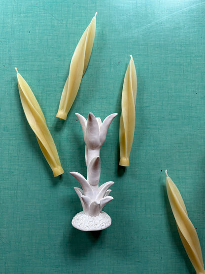 TWISTED BEESWAX CANDLE - SCENT OF HONEY CANDLES