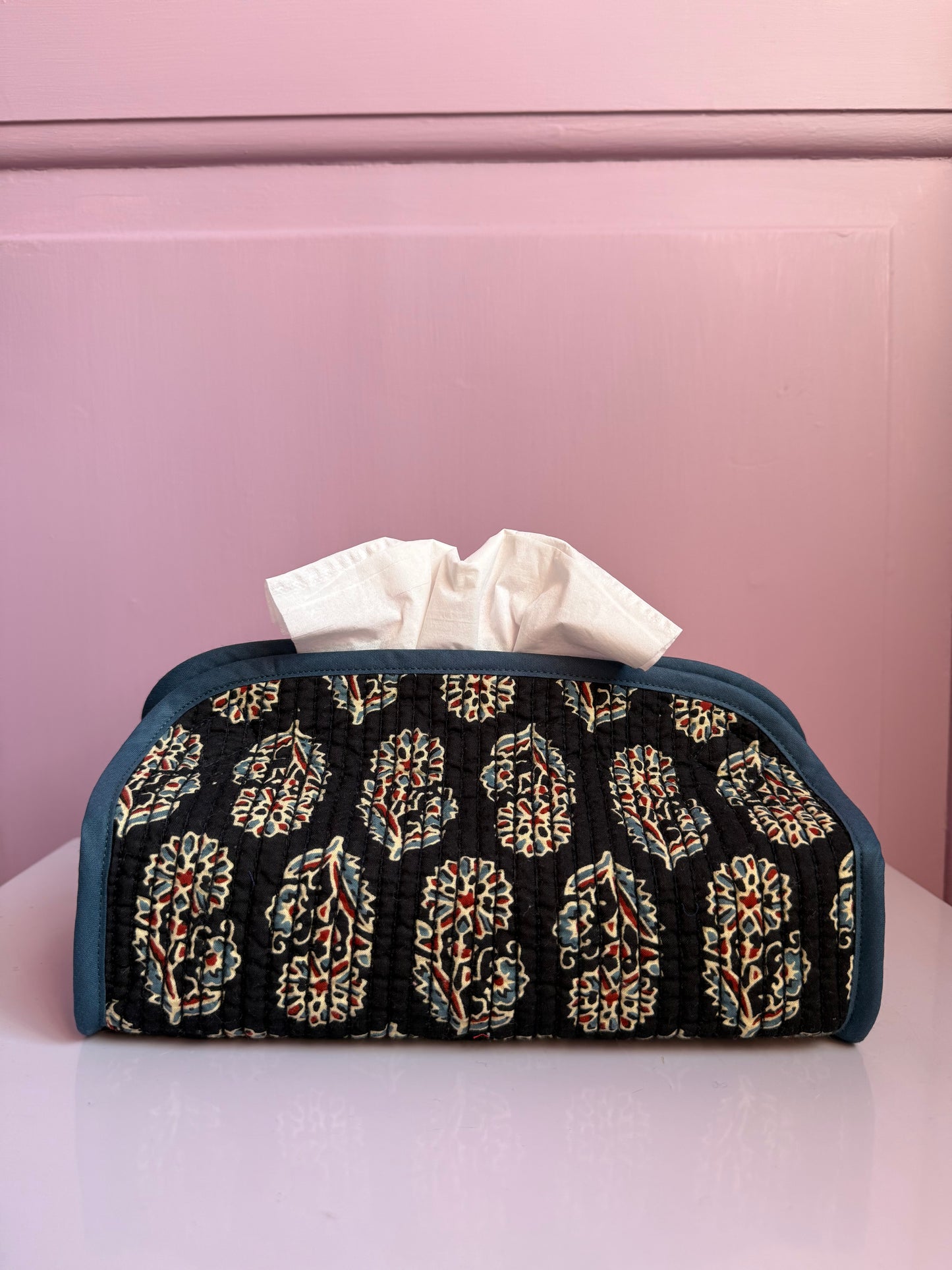 TISSUE BOX HOLDER - CRÈME de la CRÈME à la HELLE