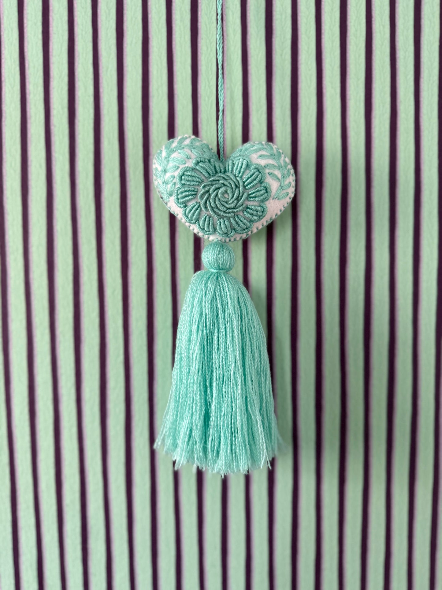 EMBROIDED EASTER HEART NR. 2