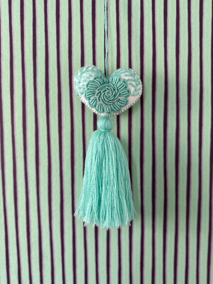 EMBROIDED EASTER HEART NR. 2