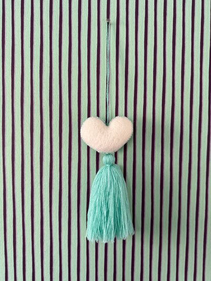 EMBROIDED EASTER HEART NR. 2