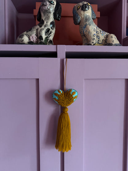 EMBROIDED EASTER HEART NR. 3