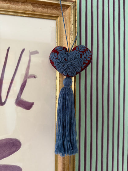 EMBROIDED CHRISTMAS HEART NR. 1