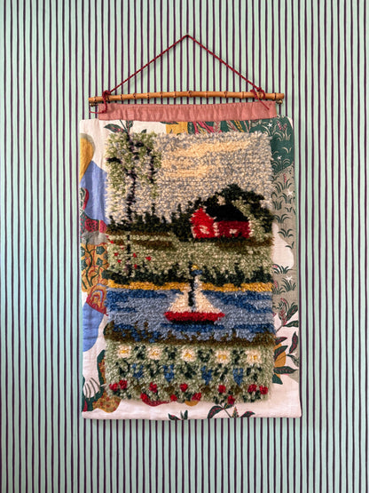 RUG ON WALL - CRÈME de la CRÈME à la HELLE