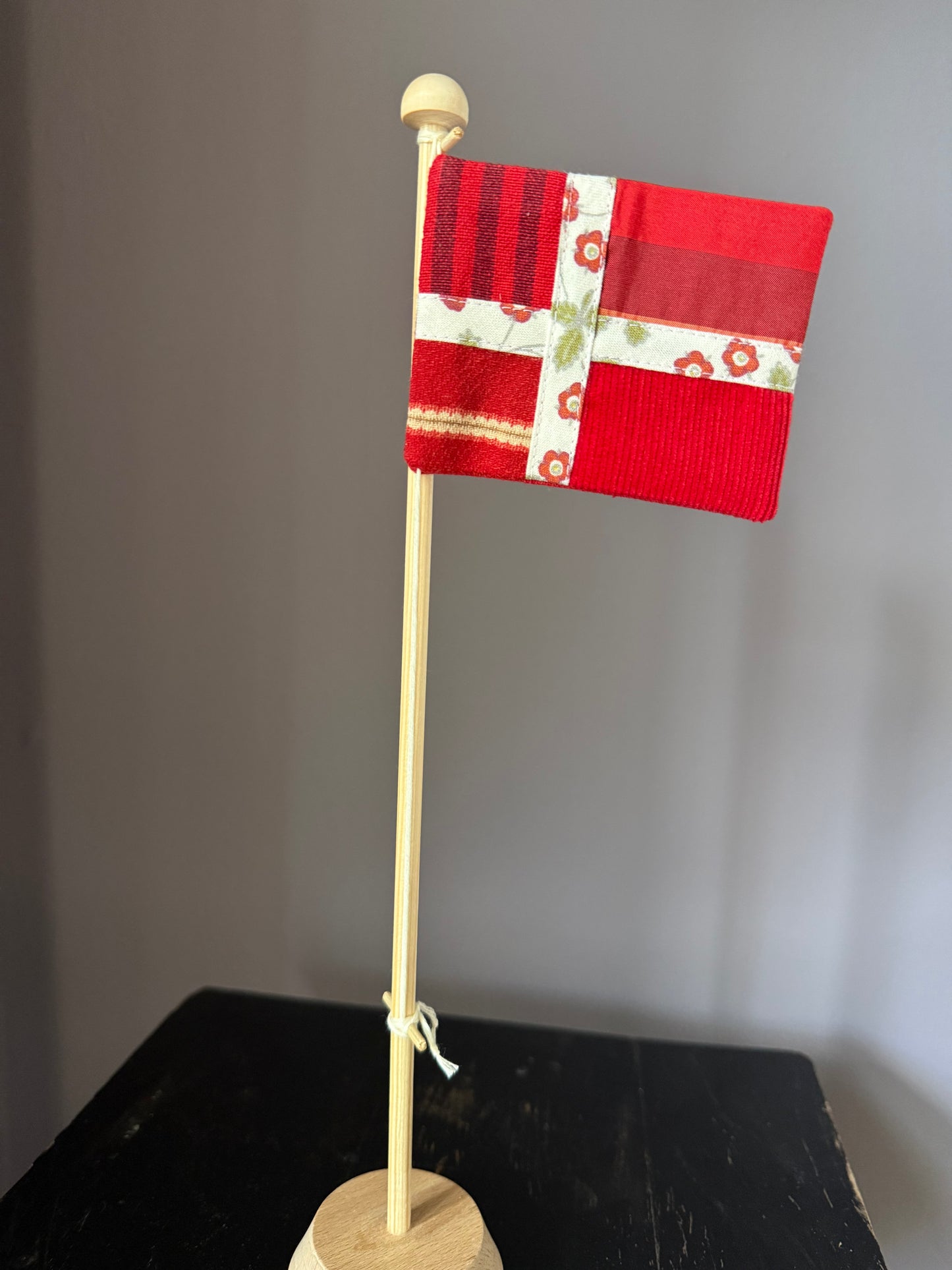 THE DANNEBROG PATCHWORK - CRÈME de la CRÈME à la HELLE