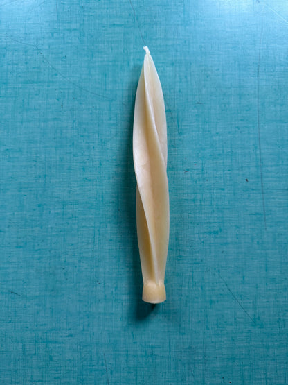 TWISTED BEESWAX CANDLE - SCENT OF HONEY CANDLES