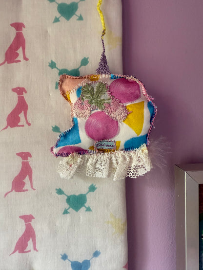 WALL DECORATION LITTLE TWIN STARS NO. 11 - CRÈME de la CRÈME à la HELLE