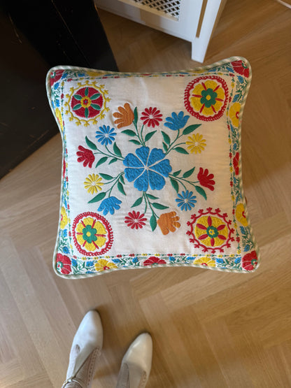 LE PETIT PILLOW NR. 1 - CRÈME de la CRÈME à la HELLE