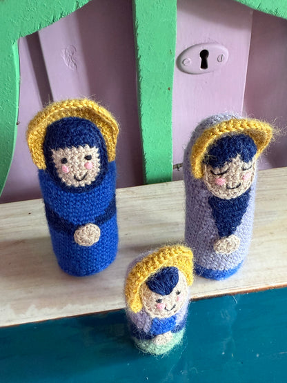 THE HOLY FAMILY - CRÈME de la CRÈME à la HELLE