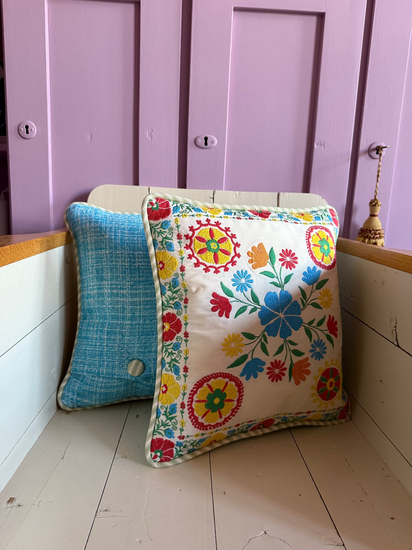 LE PETIT PILLOW NR. 1 - CRÈME de la CRÈME à la HELLE